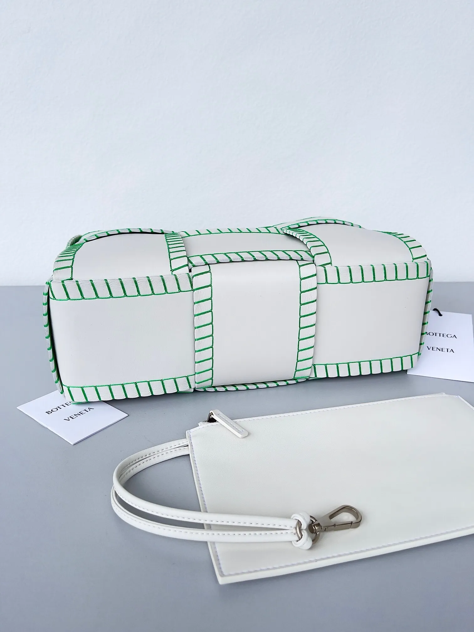 All categories 💚 Authentic bags 💚 BV 2025 new style 𝗕𝗼𝘁𝘁𝗲𝗴𝗮 𝗩𝗲𝗻𝗲𝘁𝗮 Tote bag